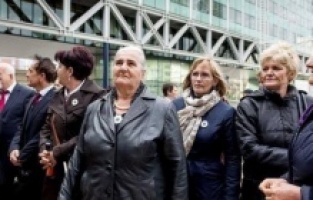 Srebrenitsa annelerinden Karadağ'a teşekkür