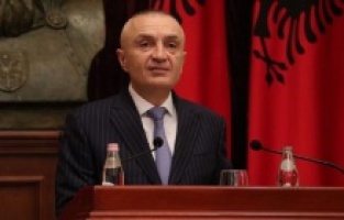 Arnavutluk Parlamentosu’ndan Cumhurbaşkanı Meta için azil kararı!