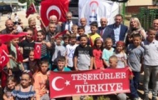 Büyükelçi Aksoy'a Sırbistan'ın Bilaç köyünde Türk bayraklı karşılama