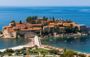 Karadağ, sınırlarını AB ülkeleri ve İsrail'e açtı