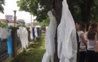 Kosova'da hemşireler Sağlık Bakanlığı önünde protesto düzenledi