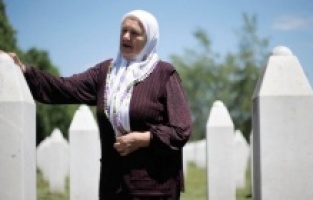 Sırp siyasetçiler, Karadağ'daki Srebrenitsa Soykırımı tasarısını engellemeye çalışıyor