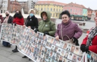 Srebrenitsa anneleri: "Janez Jansa soykırım inkarcısı bir Bosna Hersek düşmanı"