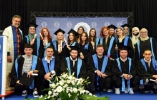 Uluslararası Saraybosna Üniversitesi 13. dönem mezunlarını uğurladı