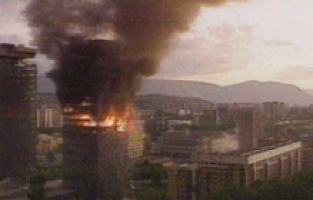 28 yıl önce bugün Saraybosna'ya tam 3777 bomba atılmıştı