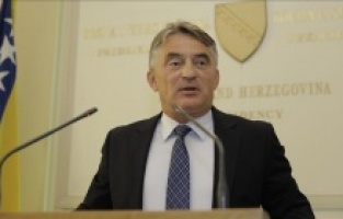 Bosna Hersek Devlet Başkanlığı Konseyi Başkanlığı'nı Zeljko Komsic devralıyor