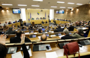 Bosnalı Sırp partileri devlet kurumlarını boykot kararı aldı