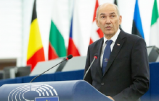 Slovenya Başbakanı Jansa’ya referandum darbesi