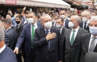 Erdoğan, Başçarşı'da coşkuyla karşılandı