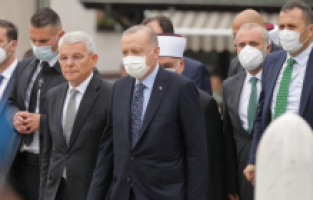 Erdoğan, Aliya İzetbegoviç’in kabrini ziyaret etti