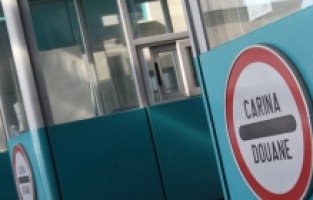 DW: Sırp polisi, Kosovalılardan "yol parası" topluyor