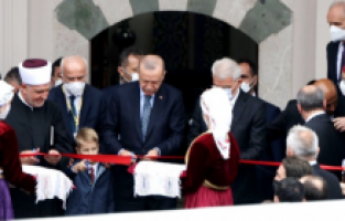 Türkiye’nin restore ettiği Başçarşı Camii törenle açıldı