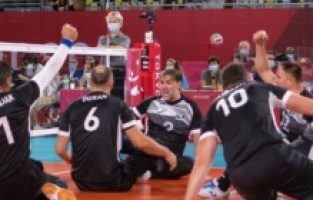 Bosnalı engelli milli voleybolcular madalya kazandı