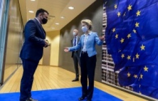 AB temsilcileri Kuzey Makedonya'ya "çıkarma" yapacak