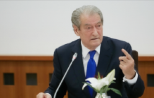 Eski Arnavutluk Cumhurbaşkanı Berişa, kurucusu olduğu partiden ihraç edildi