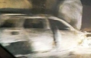 Holiganlar hakemin otomobilini yaktı