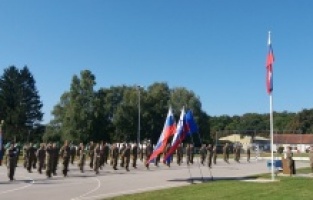 Slovenya'da aşı olmayan askerler uluslararası misyonlara gidemeyecek