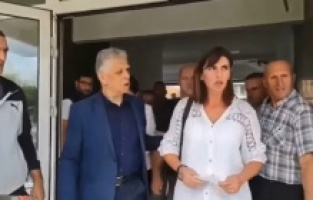 Sırp milli marşını çalmayan Boşnak öğretmen sorguya çekildi