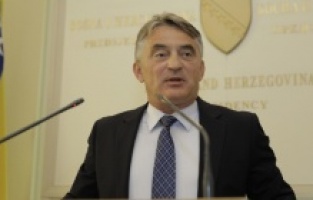 Komşiç'ten Dodik'e "akordiyon" tepkisi: "Kendini küçük düşürüyor"