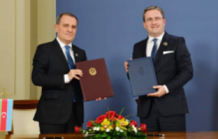 Azerbaycan ve Sırbistan vizeleri kaldırdı