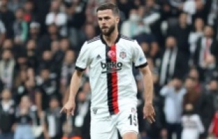 Boşnak yıldız Pjanic Koeman'ın Barcelona'dan kovulmasını "beğendi"