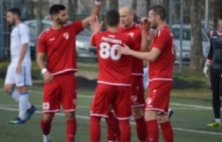 Düğünden sonra maça gitti