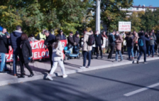 Saraybosna'da OHR önünde protesto