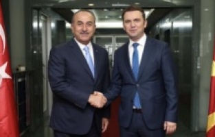 Bakan Çavuşoğlu Kuzey Makedonyalı mevkidaşı ile görüştü