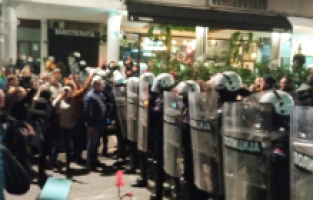 Belgrad'da "Kristal Gece": Polis, soykırım suçlusunun resmini korudu