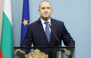 Radev: “Kuzey Makedonya’ya yönelik veto sürecek”
