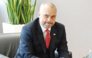 Rama'dan Yunan gazetesine "Türkiye" dersi