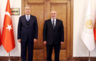 Savunma Bakanı Akar, Bosna Hersek Kocaeli Fahri Başkonsolosu Topaloğlu ile görüştü