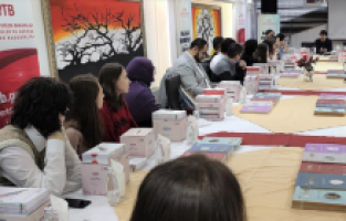 YTB'nin Kosova'da düzenlediği 'Balkan Edebiyat ve Yazarlık Akademisi' başladı