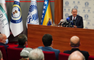 Akar IUS’ta konferans verdi: "Türkiye, Bosna Hersek'i desteklemek için her şeyi yapacaktır"