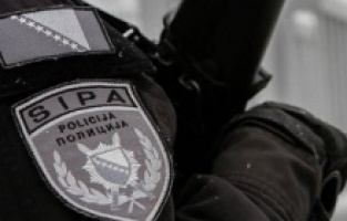 Onlarca kadın ve çocuğu öldürmekle suçlanan 8 kişiye operasyon