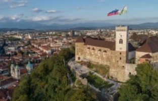 Slovenya yeni Kovid-19 kısıtlamaları getiriyor