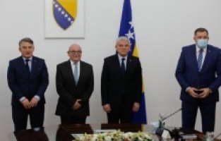 Stuart Peach: ”İngiltere, Batı Balkanlar'da güvenlik istiyor”