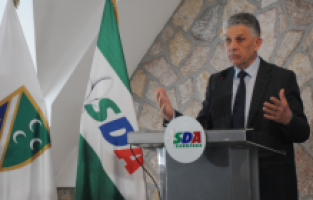 Ugljanin, SDA Sancak liderliğine yeniden seçildi