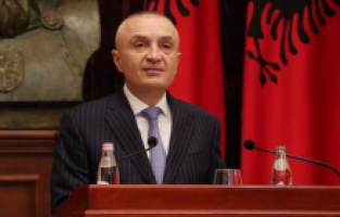 Arnavutluk Cumhurbaşkanı Meta’dan ara seçim açıklaması