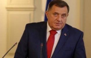 Dodik geri adım atmıyor