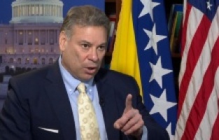 Escobar: "Kosova hükümeti Sırp Belediyeler Birliği’ni kurmalı”