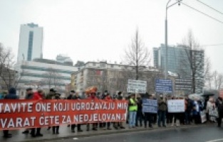 İngiliz Parlamentosu'nda Bosnalı siyasilere "acı verici yaptırım" çağrısı