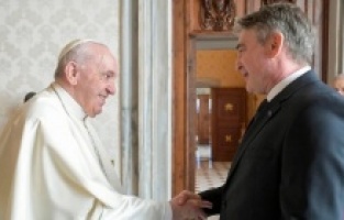 Komsic, Papa Francis ile görüştü