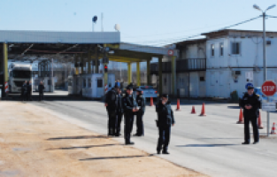 Komşu ülkelerden Kosova'ya tepki