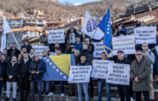 Kosova'da Bosna Hersek'e destek yürüyüşü