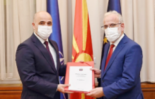 Kovaçevski yeni kabine teklifini meclise sundu