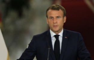 Macron: "AB, Batı Balkanlar'a üyelik için samimi fırsatlar sunmalı"