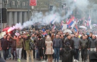 Sırbistan'da çevreci protestoculardan tehdit