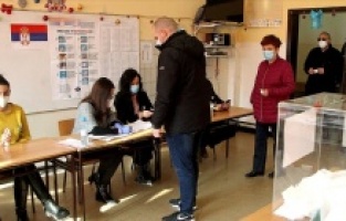 Sırbistan’da yargıda AB’ye uyum referandumu