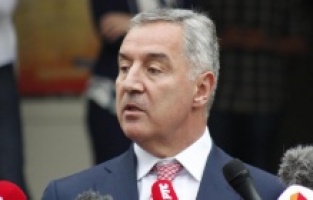 Karadağ gıda ve yakıt stoğu yapıyor